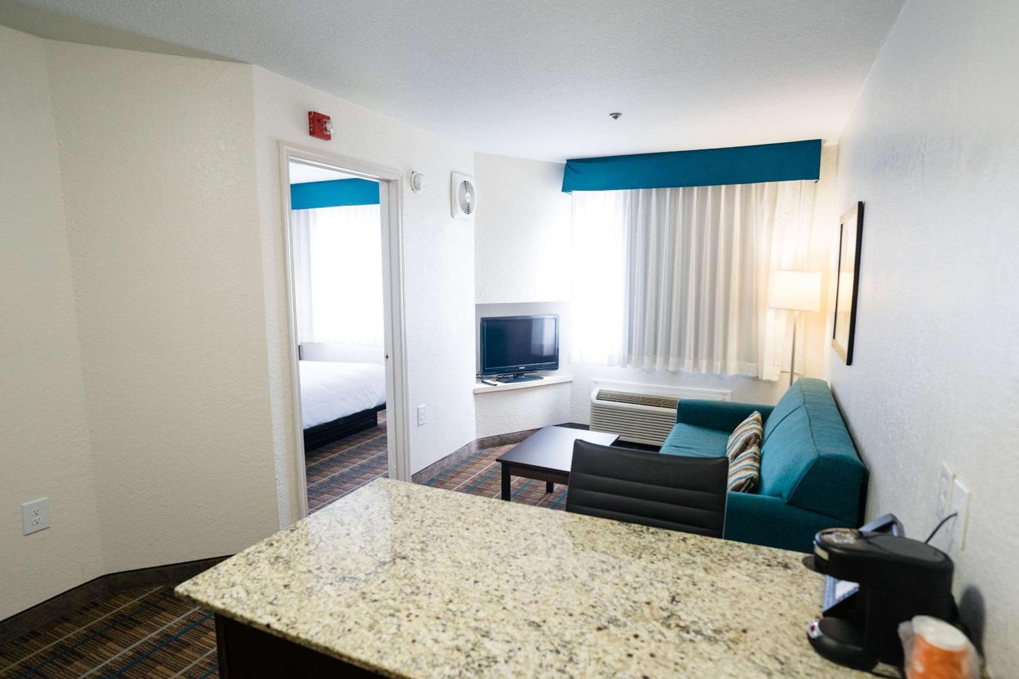 เมนสเตย์ สวีท สนามบินน็อกซ์วิลล์ Hotel อัลคอ ภายนอก รูปภาพ